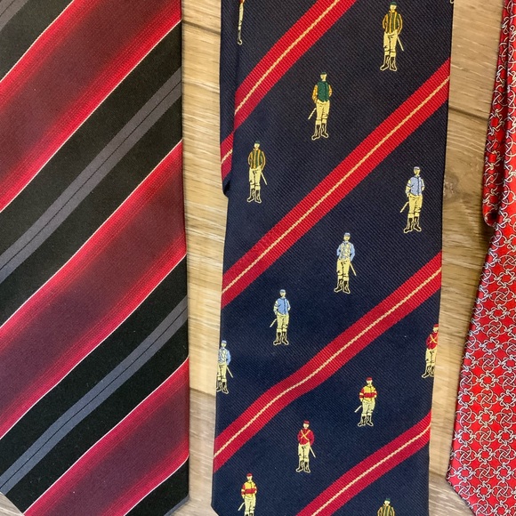 Set of four men’s ties. - Picture 2 of 4